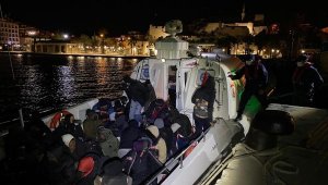 Çeşme'de 27 kaçak mülteci yakalandı