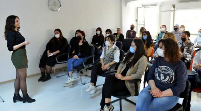 Çiğli Belediyesi'nden kadınlara sağlık semineri