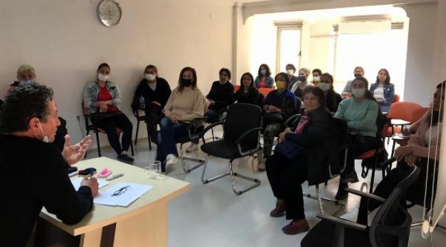 Çiğli'de kadınlara dijital okuryazarlık semineri