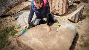 Datça Knidos kazılarında, Emevi kitabesi