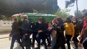 Esma'nın tabutu kadınların omzunda taşındı