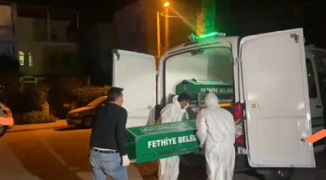 Ev arkadaşını başına çekiçle vurarak öldürdü