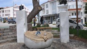 'Fikir Sağlığı Heykeli'ni 9 yaşında çocuk kırmış
