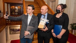 Her Muhtarlığa Bir Kütüphane için ilk kitaplar geldi