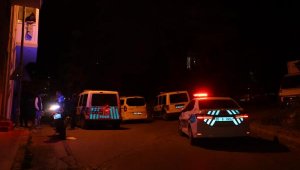 Hırsız kovalayan bekçinin bacağına demir saplandı