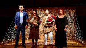 Hülya-Özdemir Nutku Uluslararası İzmir Tiyatro Festivali başladı