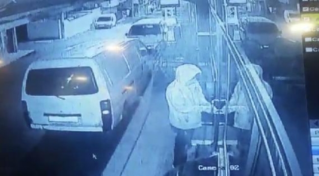 İftar vakti 100 bin liralık kasa hırsızlığı kamerada