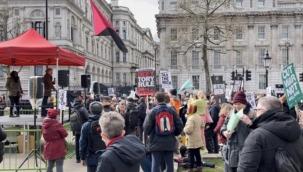 İngiltere'de sokağa döküldü! Zam protestosu