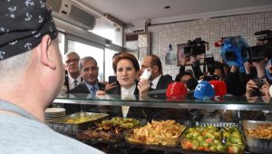 İYİ Parti lideri Akşener İzmir'de esnaf lokantasında