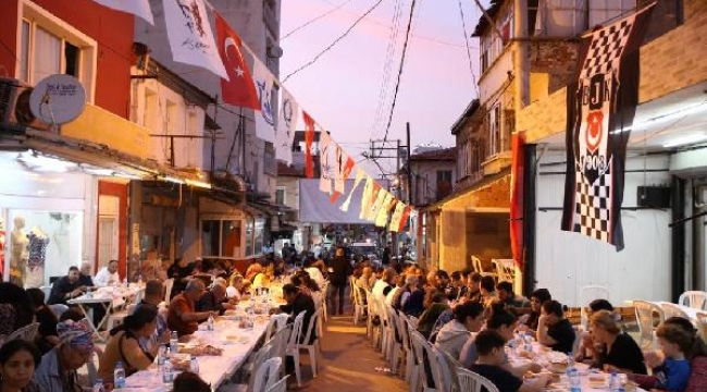 İzmir Beşiktaşlılar Derneği'nden 1000 kişilik iftar