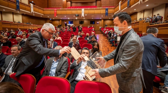 İzmir Büyükşehir Belediyesi Meclisi'nde komisyon üyeleri belirlendi