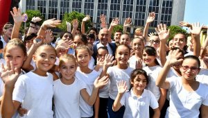 İzmir'de 23 Nisan Çocuk Bayramı, şenlik havasında kutlanacak