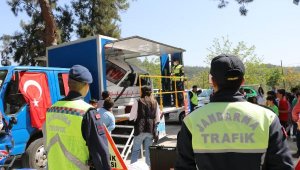 İzmir'de jandarmadan öğrencilere trafik eğitim semineri