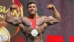 İzmirli vücut geliştirmeciden büyük başarı