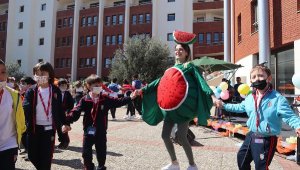 Kampüste 'şenlik' coşkusu