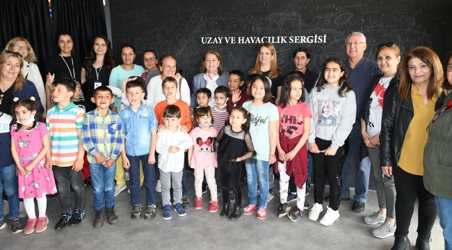 Kiraz ve Beydağlı çocuklar Nasreddin Hoca Bilim Merkezi'nde