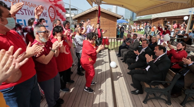 Konak Belediyesi'nden rengarenk Otizm Festivali