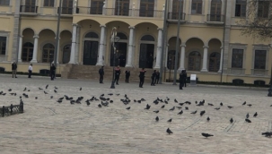 Konak Meydanı'nda dehşet anları! Silahla ateş açtı