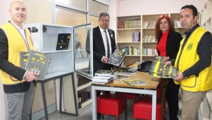 Konak'ta öğrenciler üniversiteye "Durak Kitaplık" ile hazırlanacak