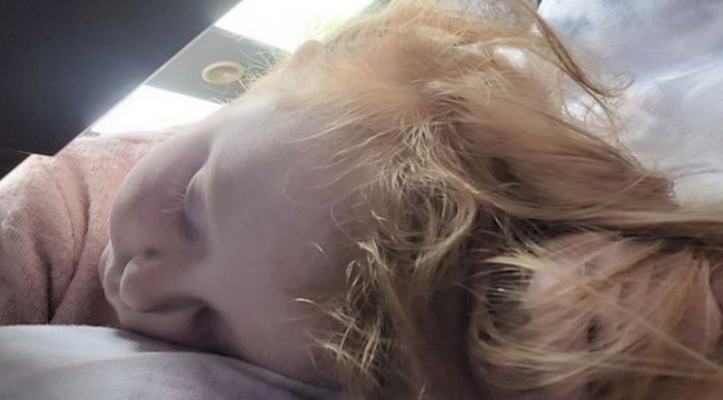 Küçük kız, Kinder sürpriz kurbanı oldu