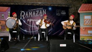 Kuşadası'nda tarihi kervansarayda ramazan eğlencesi