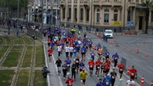 Maraton İzmir, "Türkiye'nin en hızlı parkuru" unvanını korudu