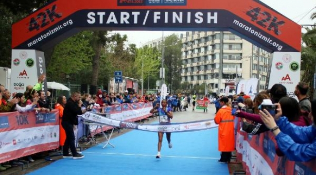 Maraton İzmir'de yeniden rekor