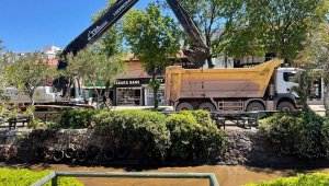 Marmaris'teki dereler balçık, kum ve çakıldan temizlendi