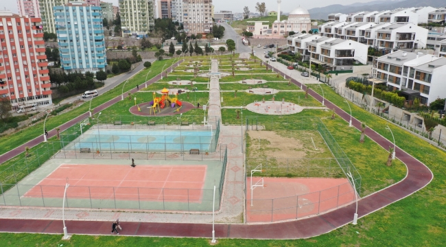 Menemen Belediyesi, Ulukent'i yemyeşil hale getiriyor