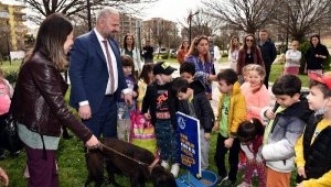 Menemen'de çocuklara hayvanları sevdirmek için etkinlik