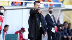 Menemenspor'da Laleci ile yollar ayrıldı