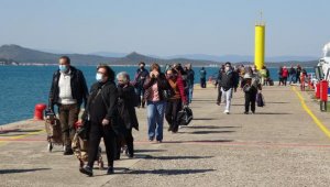 Midilli'den Ayvalık'a 25 ay sonra ilk turist kafilesi geldi