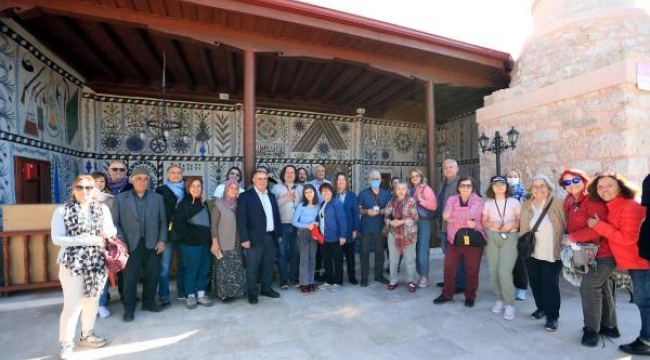 Restore edilen tarihi cami turist ağırlamaya başladı