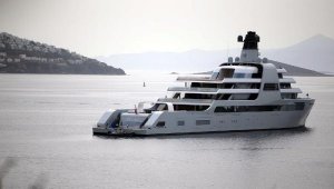 Rus işadamı Abramoviç'in yatı 'My Solaris' Yalıkavak'a demirledi