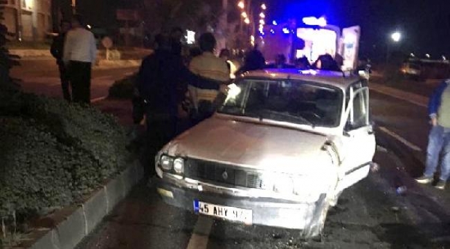 Turgutlu'da kamyon ile otomobile çarpıştı: 4 yaralı