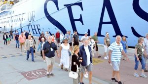 3 bin 470 yolcusuyla ikinci kez Kuşadası'nda