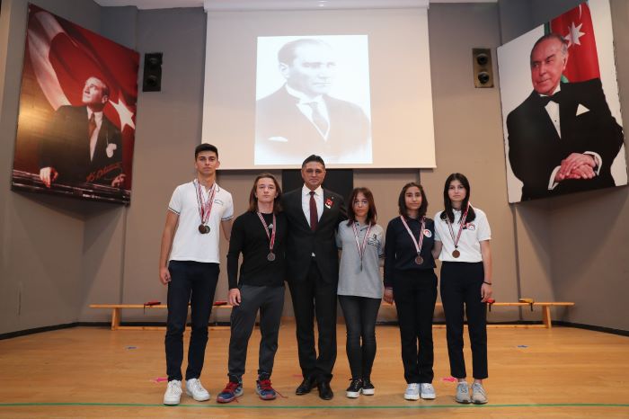 Aliağa'da Atatürk'ü Anma, Gençlik ve Spor Bayramı coşkusu
