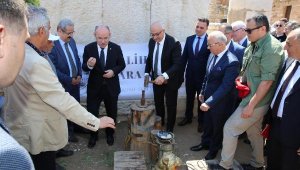 Artemis Tapınağı'nda Sart Para kongresi