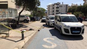Ayrı yaşadığı eşini sokak ortasında öldürdü