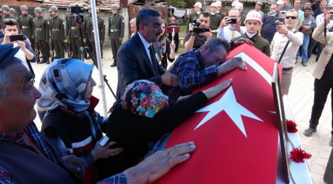 Balıkesir, şehidini gözyaşlarıyla son yolculuğuna uğurladı