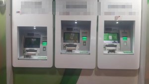 Baltayla ATM'lere saldıran şüpheli alkollü çıktı