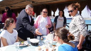 Başkan Oran, özel çocuklar ve anneleriyle bir araya geldi