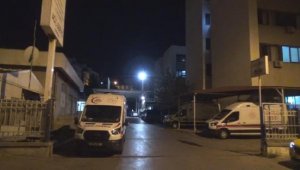 Birlikte yaşadığı kadını göğsünden bıçakladı 