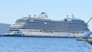 Bodrum'a sezonun 11'inci yolcu gemisi geldi