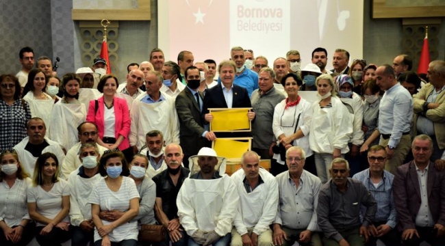 Bornova'ya yeni arıcılar yetişiyor 