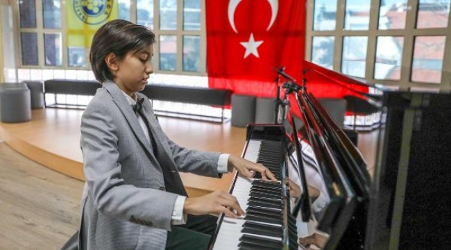 Buca BSM öğrencisi Uygar'a prestijli ödül