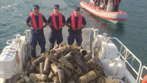 Çanakkale'de denizden 1614 ahtapot tuzağı çıkarıldı