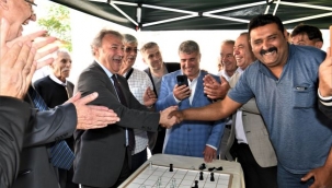 Dama ustaları Bornova'da turnuvada bir araya geldi