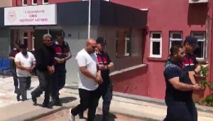 Düğünde ateş açan 4 kişiyi canlı yayın yakalattı