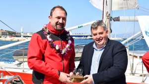 'Gelecek için Yelken Açıyoruz' ekibine Çeşme'de bandolu karşılama